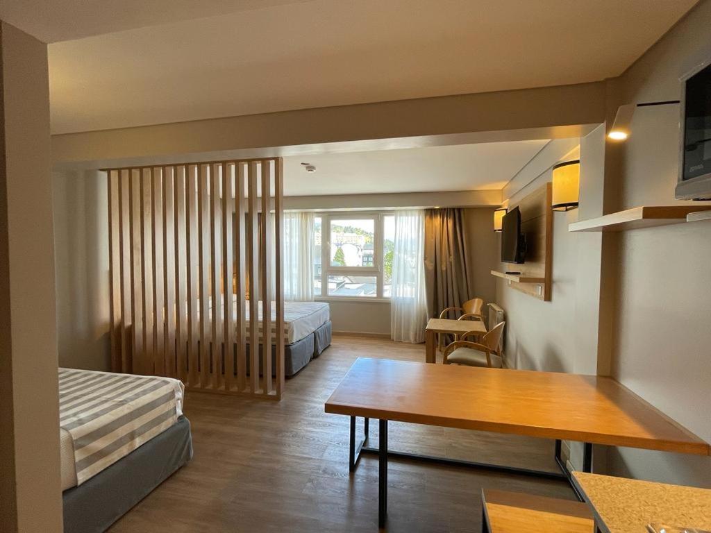 Hotel Ayres Del Nahuel Сан-Карлос-де-Барілоче Екстер'єр фото